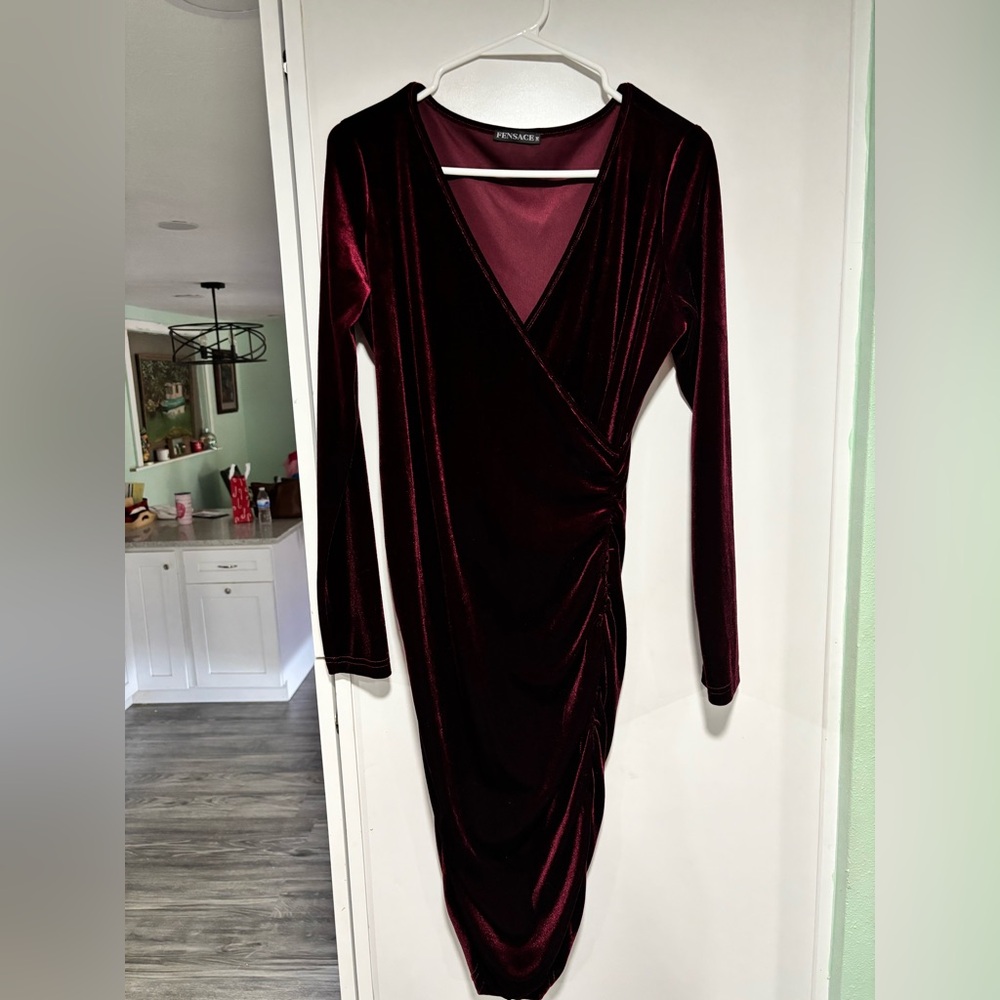FENSACE Burgundy Velvet Wrap Midi Dress Long Sleeve – Size M